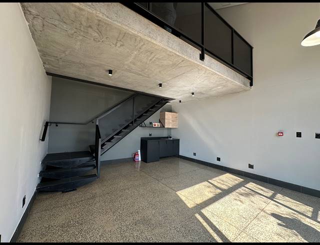 48M² OFFICE TO LET IN ROOIHUISKRAAL NORTH